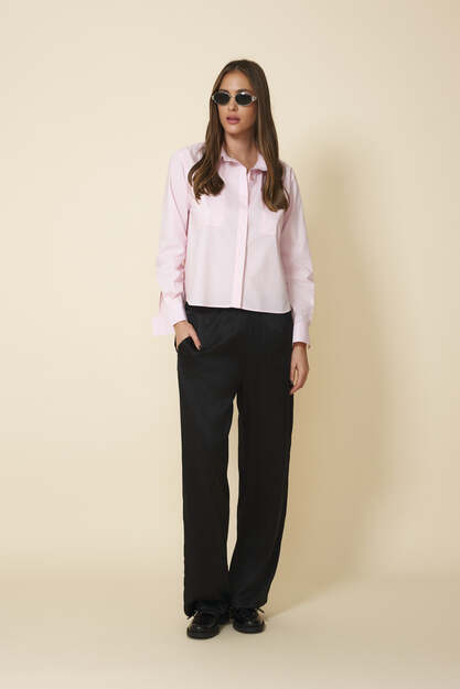 RoseLoose-Fit Shirt With A Classic Collar And Long Sleeves