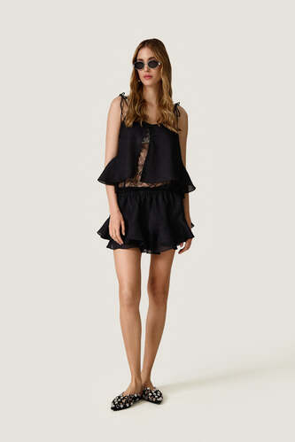 Black loose camisole with lace underneat - SS26 - PNK Casual