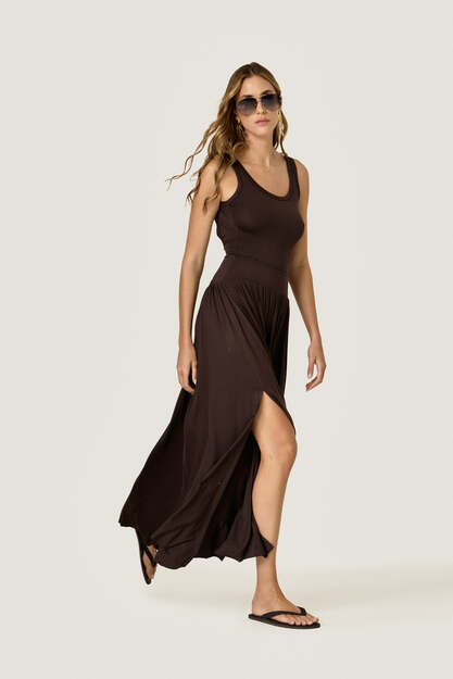 Flowy maxi skirt with a side slit
